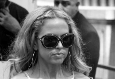 Contrast: How to Choose Glasses For Your Face Shape